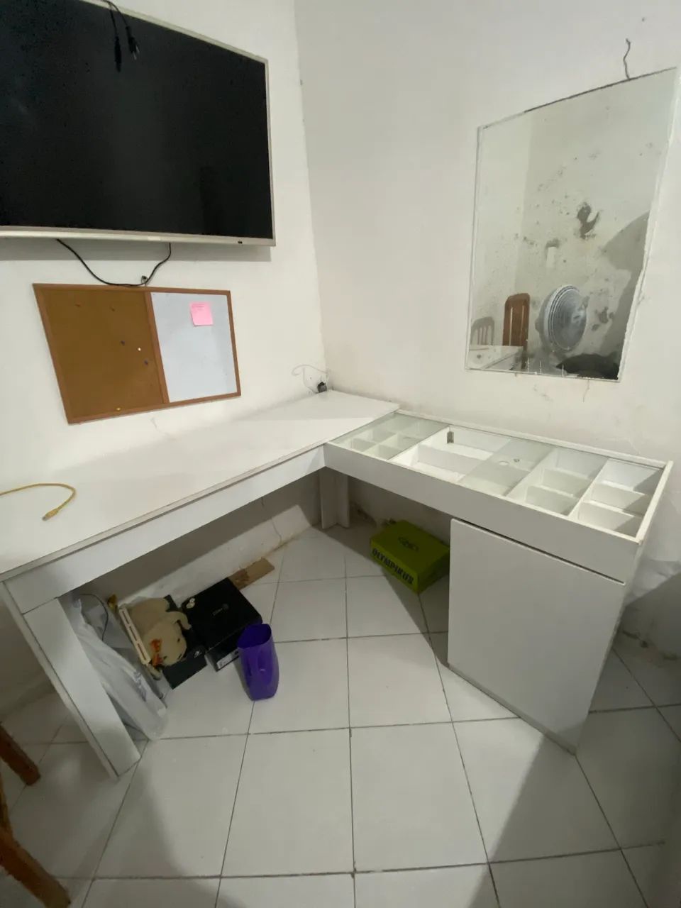 Vendo Mesa de estudos + penteadeira - Foto 3