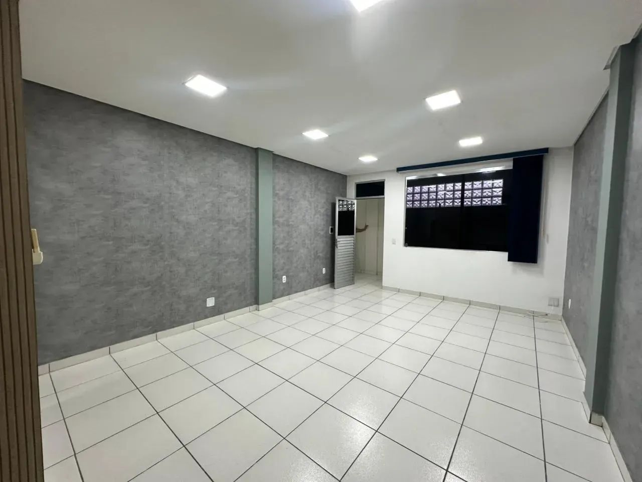 Sala na Darcy Vargas - Bairro Chapada 9 2  9 9 4 6 4 - 5 4 8 7 - Foto 4
