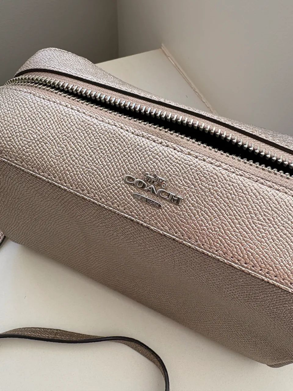 Bolsa dourada Coach - Foto 3