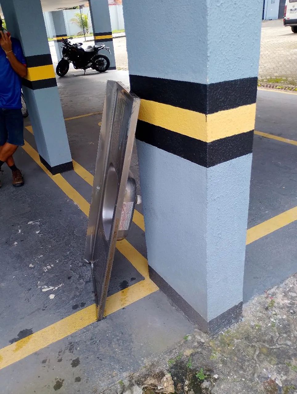 Vendo essa pia TRAMONTINA R$150 - Foto 4