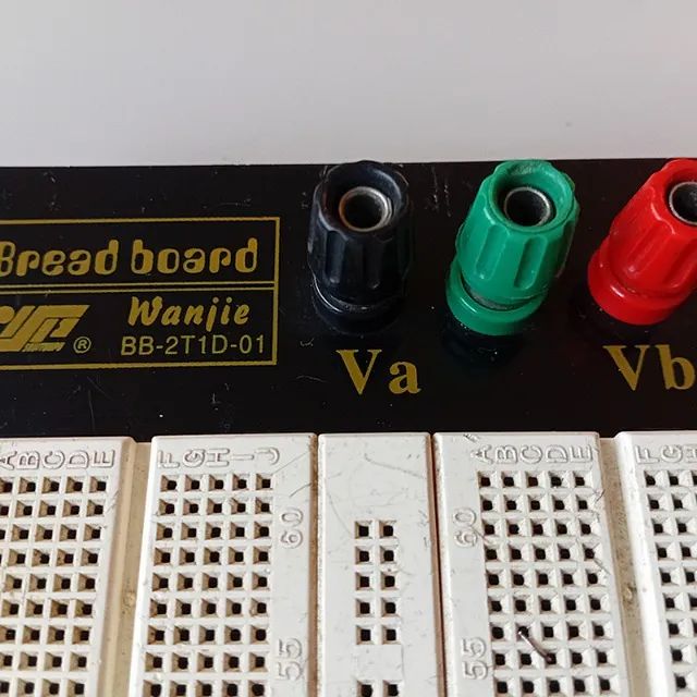 Protoboard Bb-2t1d-01 Bornes Breadboard 1380 Pontos  - Foto 2