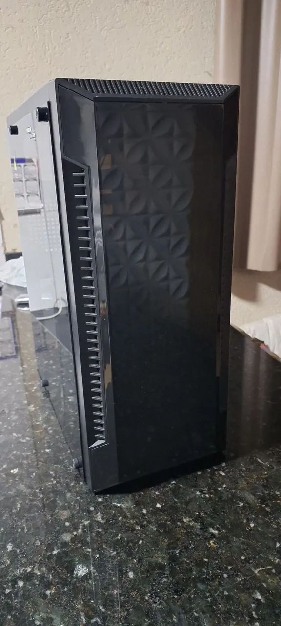 Gabinete mid tower micro atx
