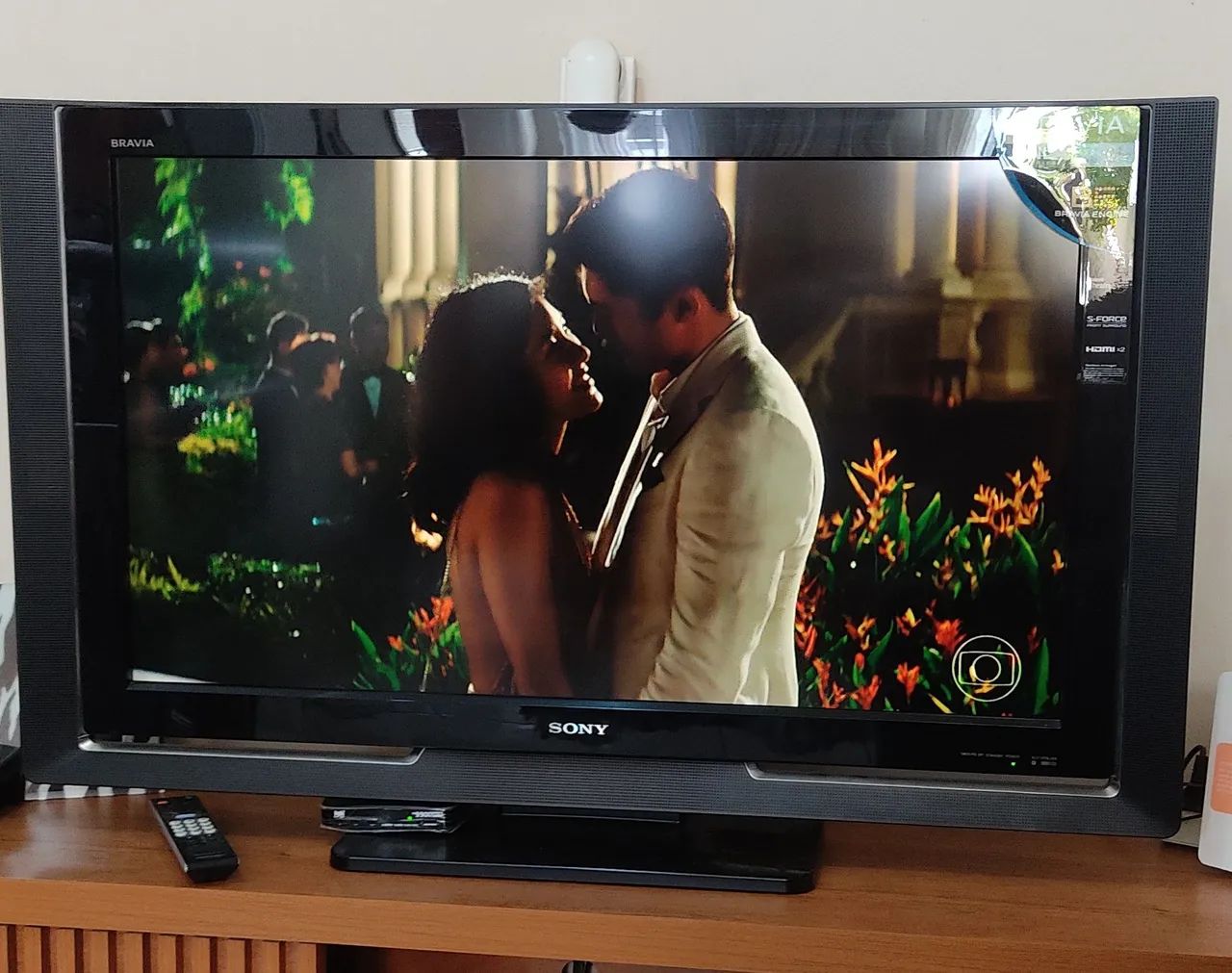 Tv Sony bravia 37 polegadas detalhe - Foto 2