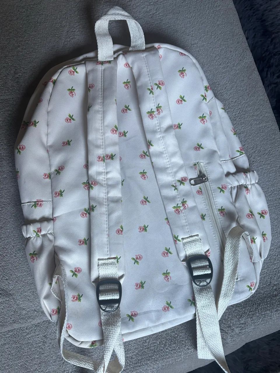 Mochila branca florida nova