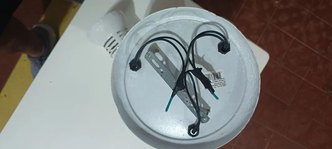 Luminária de alumínio c/ 3 lâmpadas - Foto 3