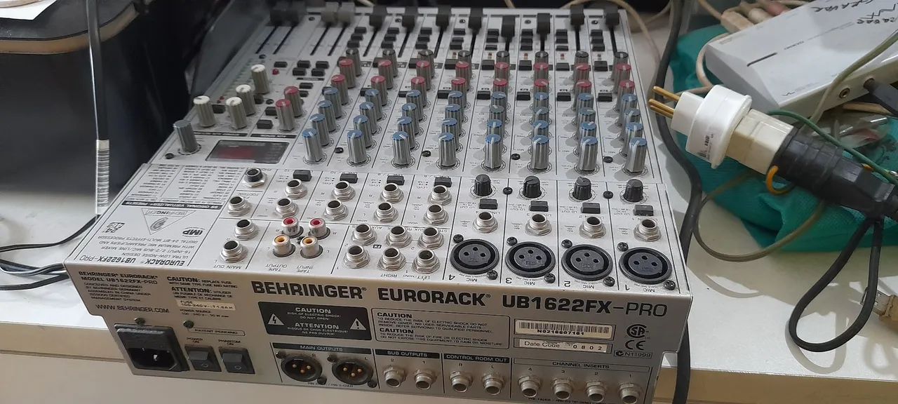 Mesa de som Behringer Eurorack