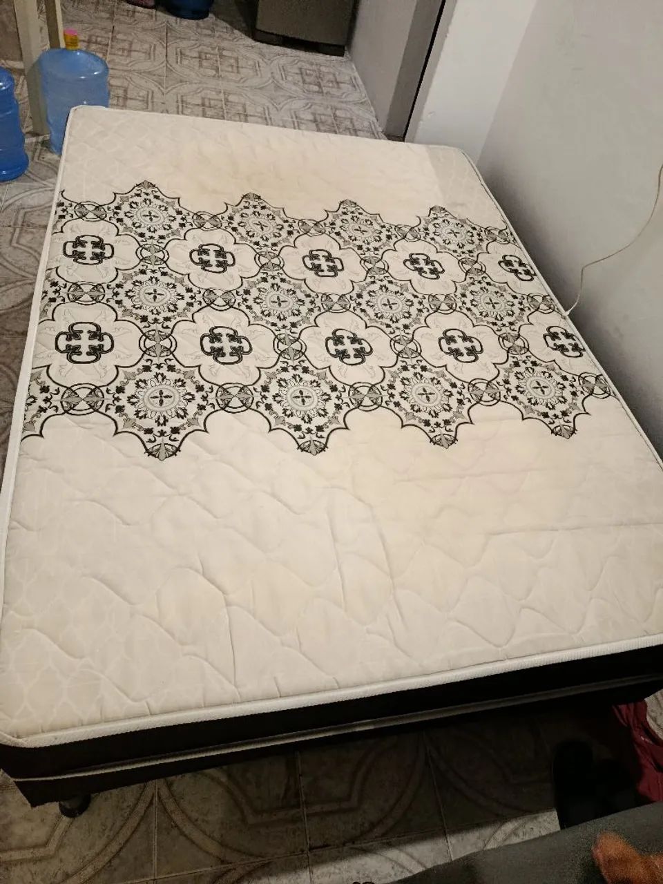 Vendo cama de casal 