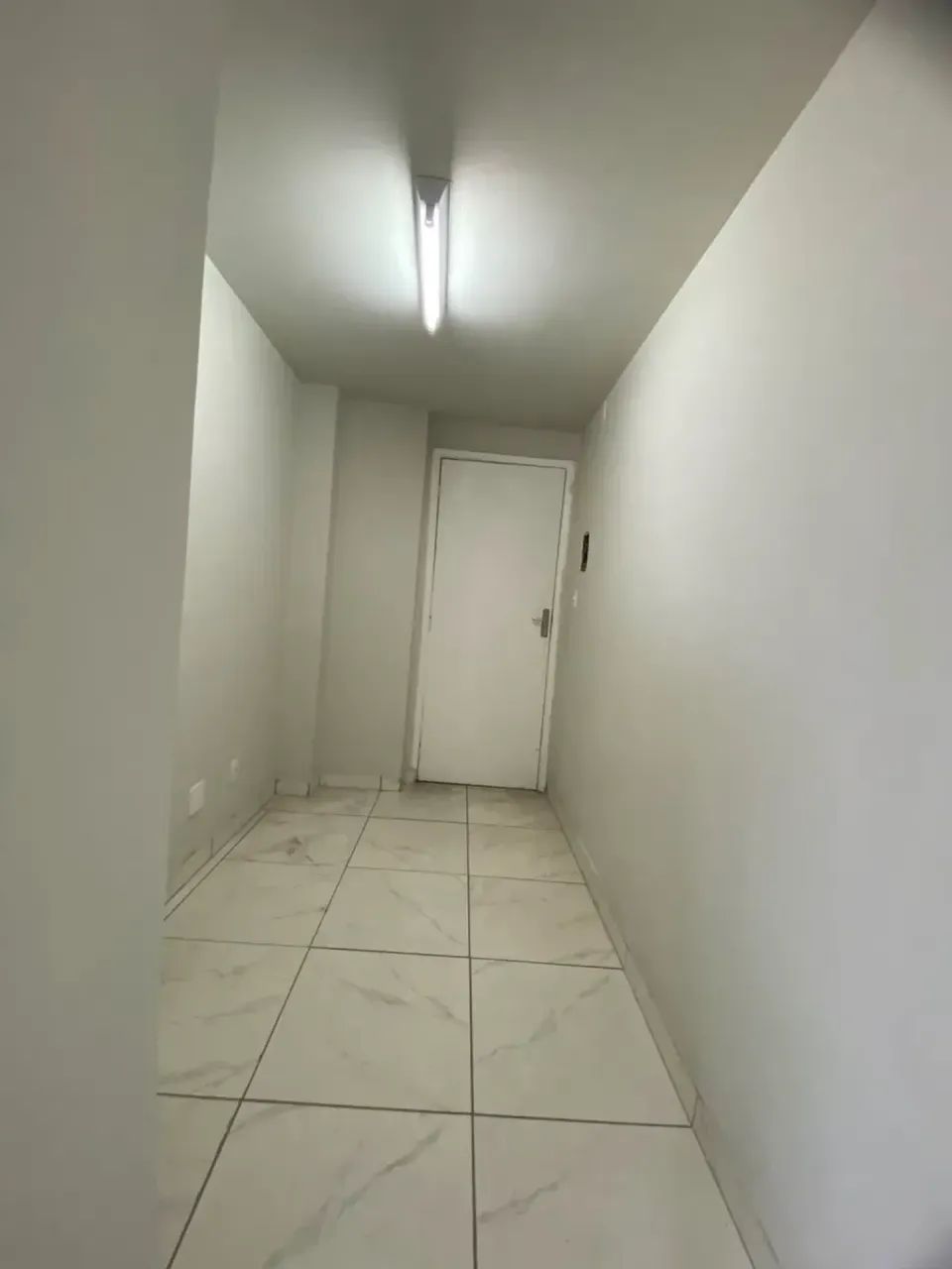 SALA COMERCIAL NO ED. ELDORADO · AV. BRIGADEIRO LIMA E SILVA · BEM ILUMINADA · R$. 1.000,0 - Foto 6