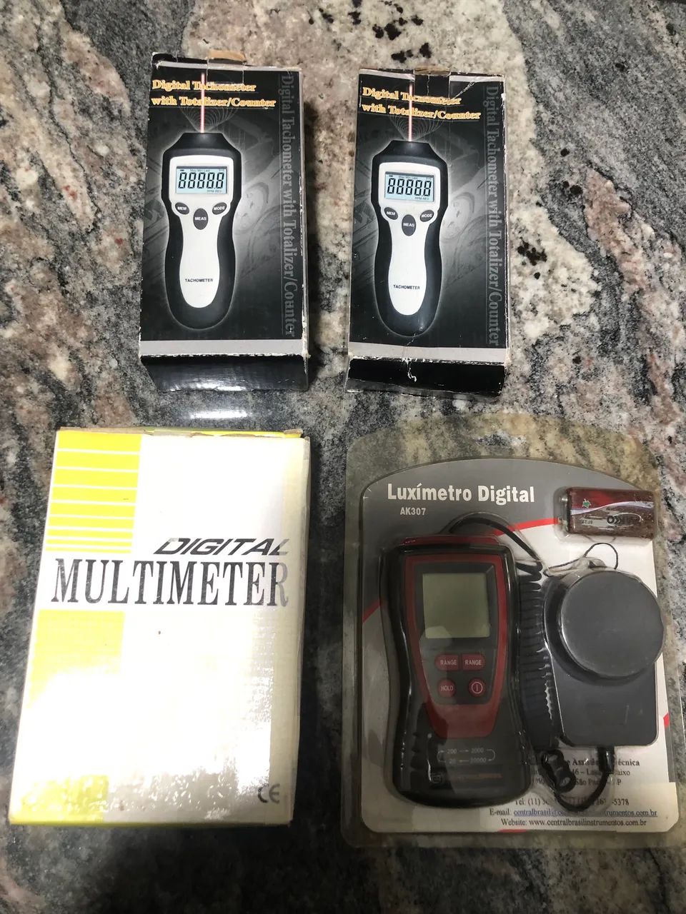 Conjunto: multímetro/luxímetro/digital tacnometer.