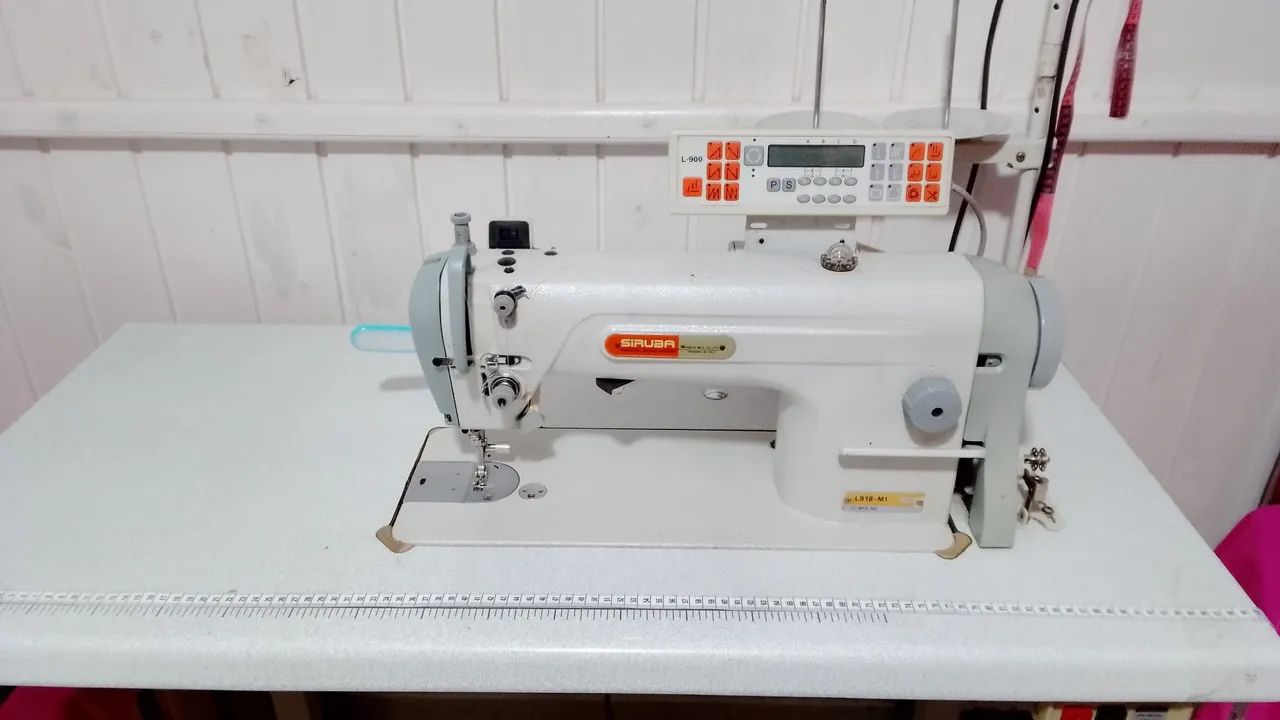 Máquina de costura reta eletrônica 
