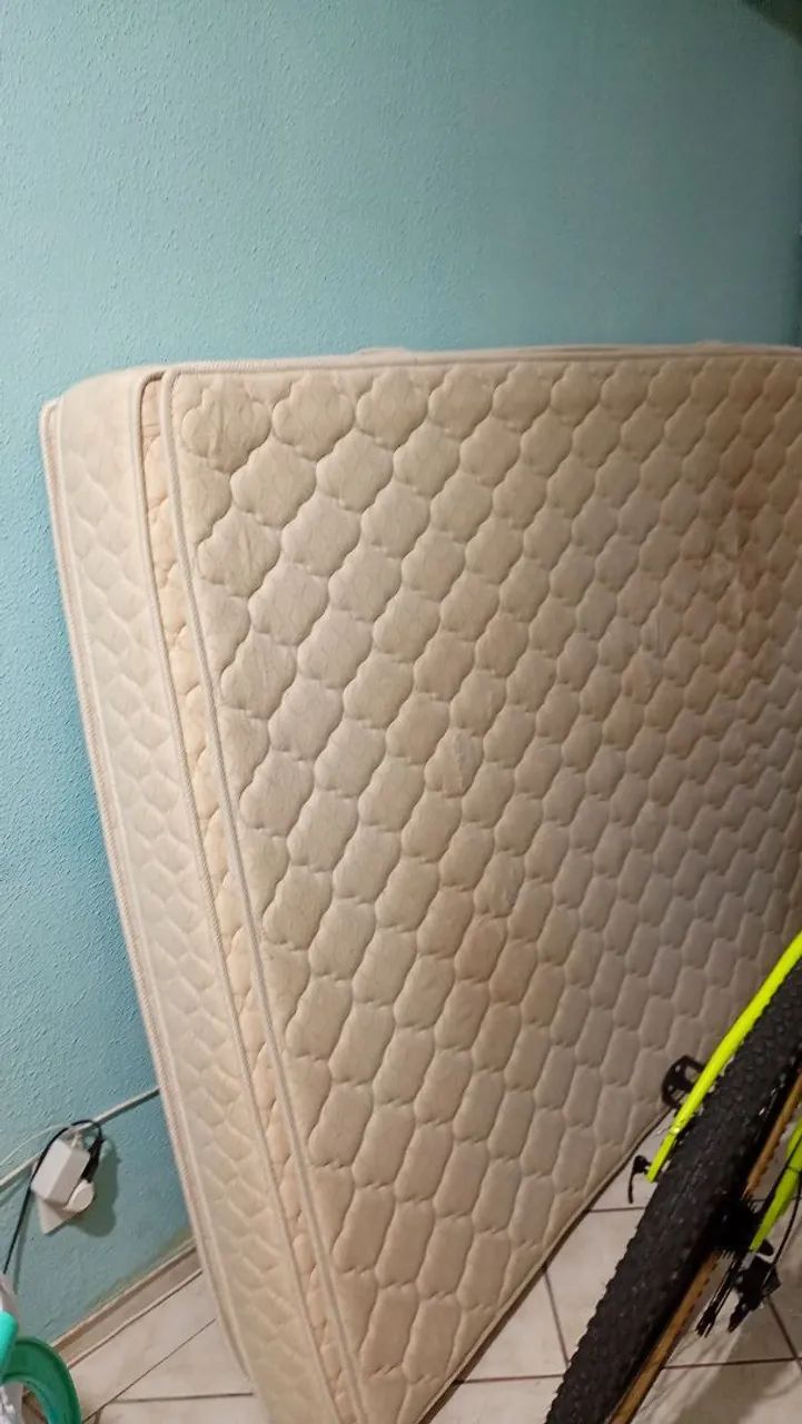 Vende colchão de casal e solteiro 