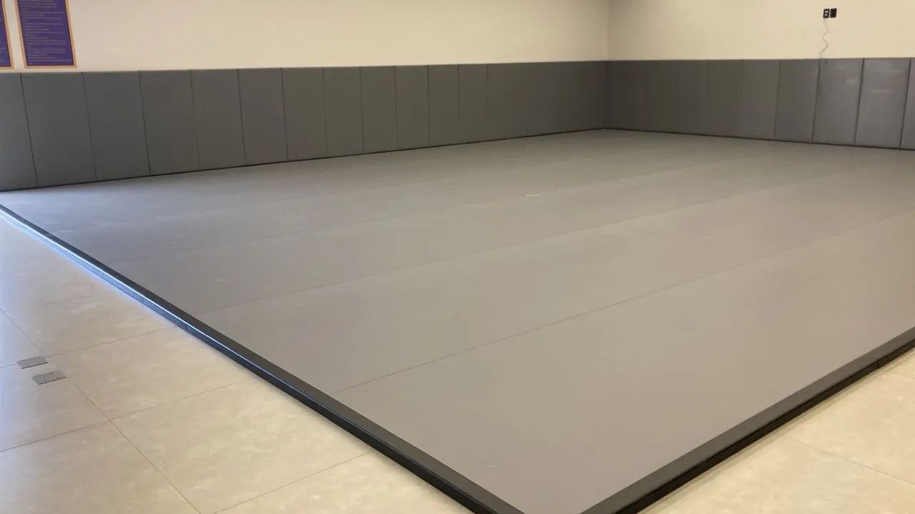 Piso Tatame com acabamento nas paredesR$ 15.000,00