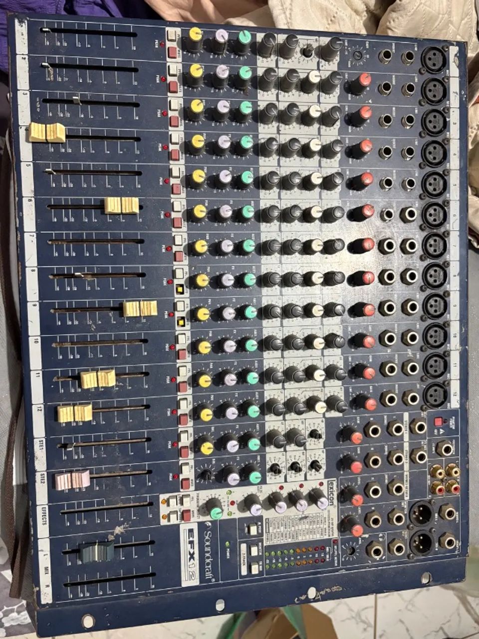 Mesa de som - Soundcraft EFX 12 - Foto 2