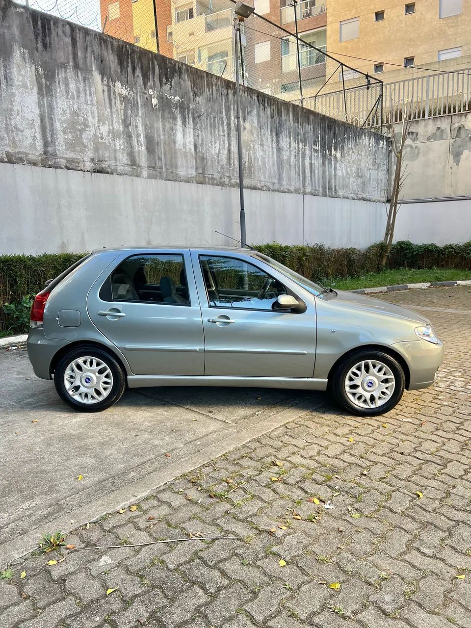 Fiat Palio HLX 1.8 MPI 8V 103cv 4P 2004