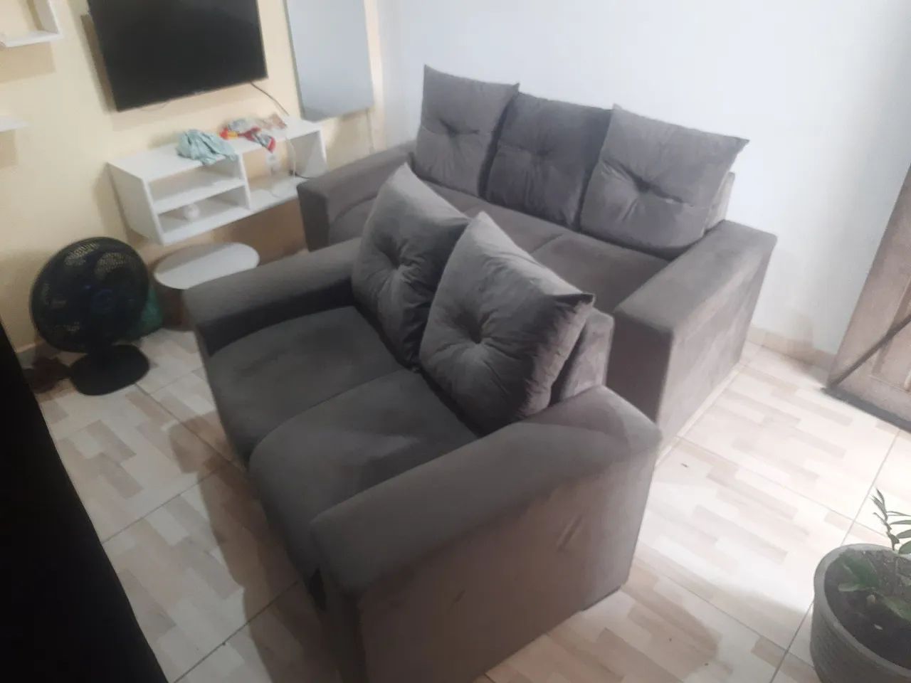 Vendo dois sofá por 800 reais  - Foto 4