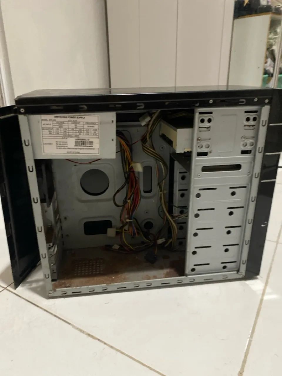 Vendo um gabinete com fonte e gravadora  - Foto 2