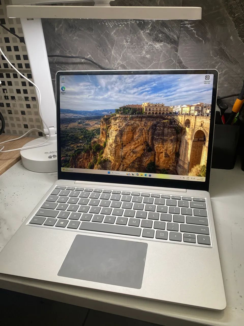 Microsoft Surface Laptop Go Touchscreen | Intel Core i5 | | Excelente Estado