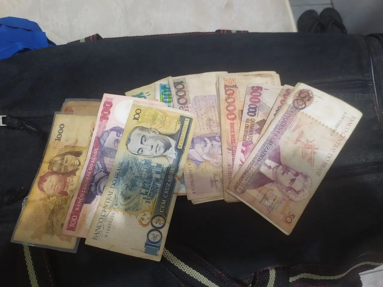 Moedas e cédulas antigas
