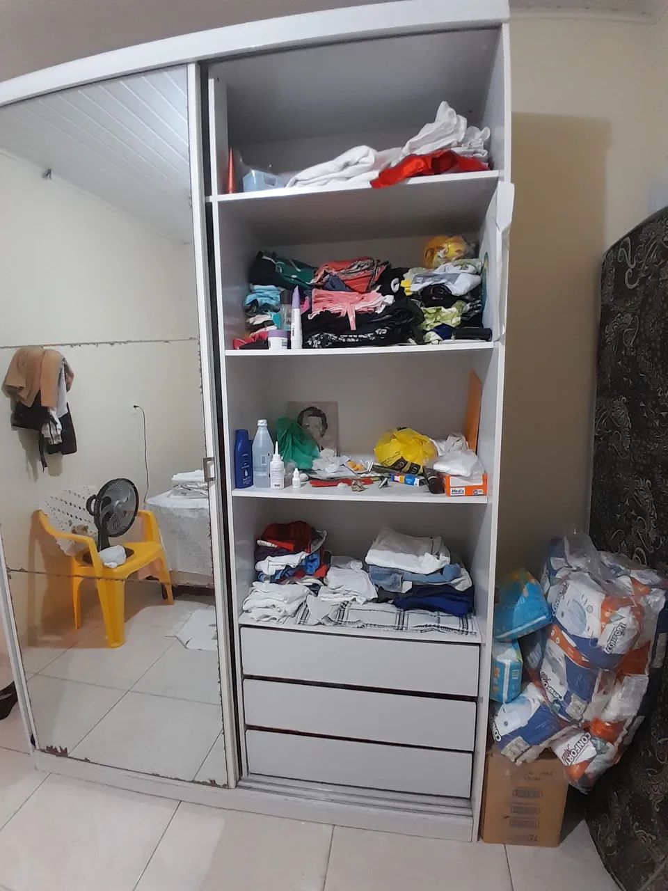 Guarda roupa com porta de correr - Foto 2