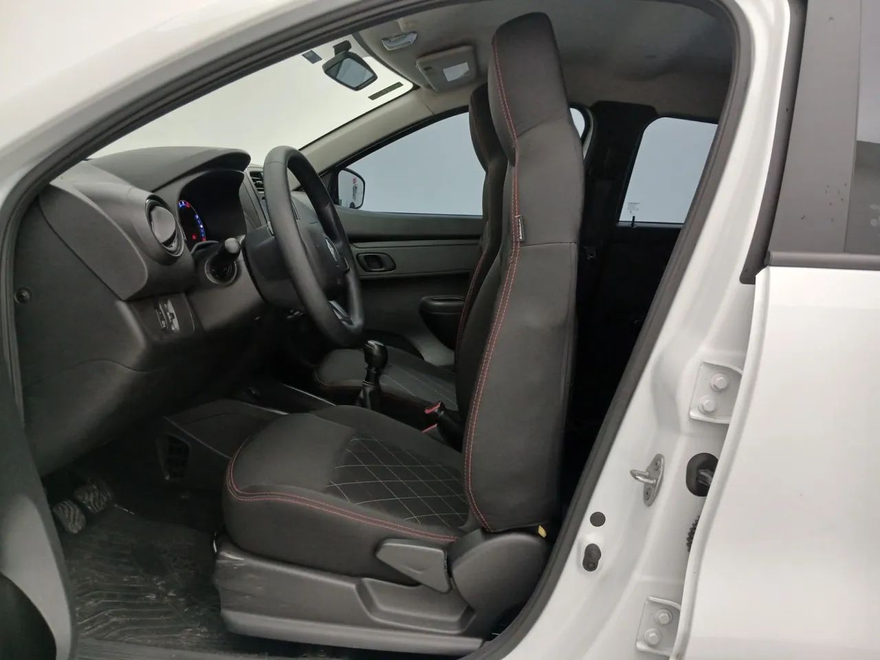 Renault Kwid 1.0 Zen, foto 16 de 18