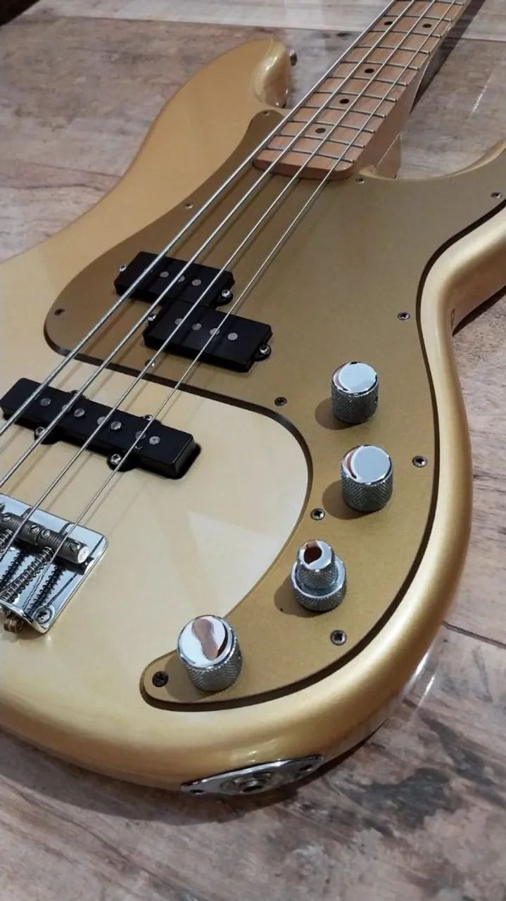 Fender P Bass Special Deluxe