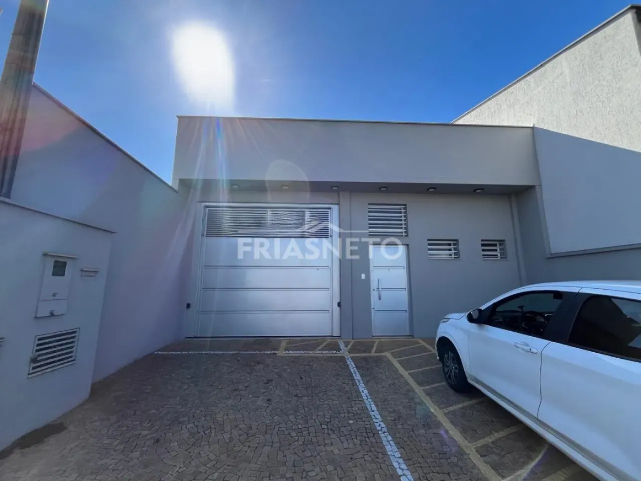 Salão comercial para alugar com 167,88 m² na Av. Piracicamirim em Piracicaba