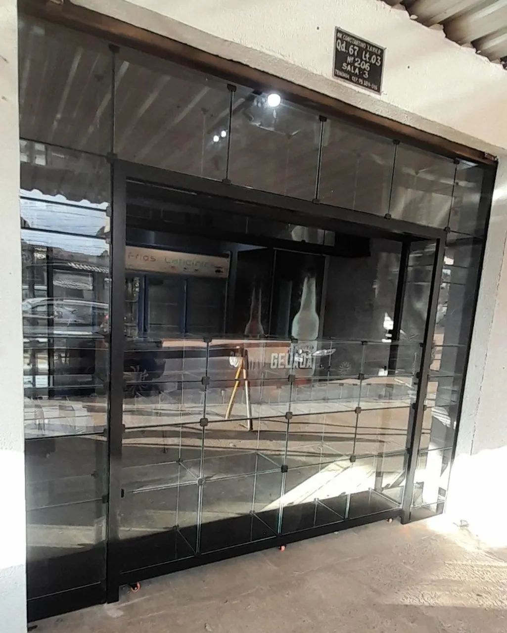Vendemos: prateleiras, balcões, gôndolas, vitrines e baleiros de vidro temperado 4mm  - Foto 5