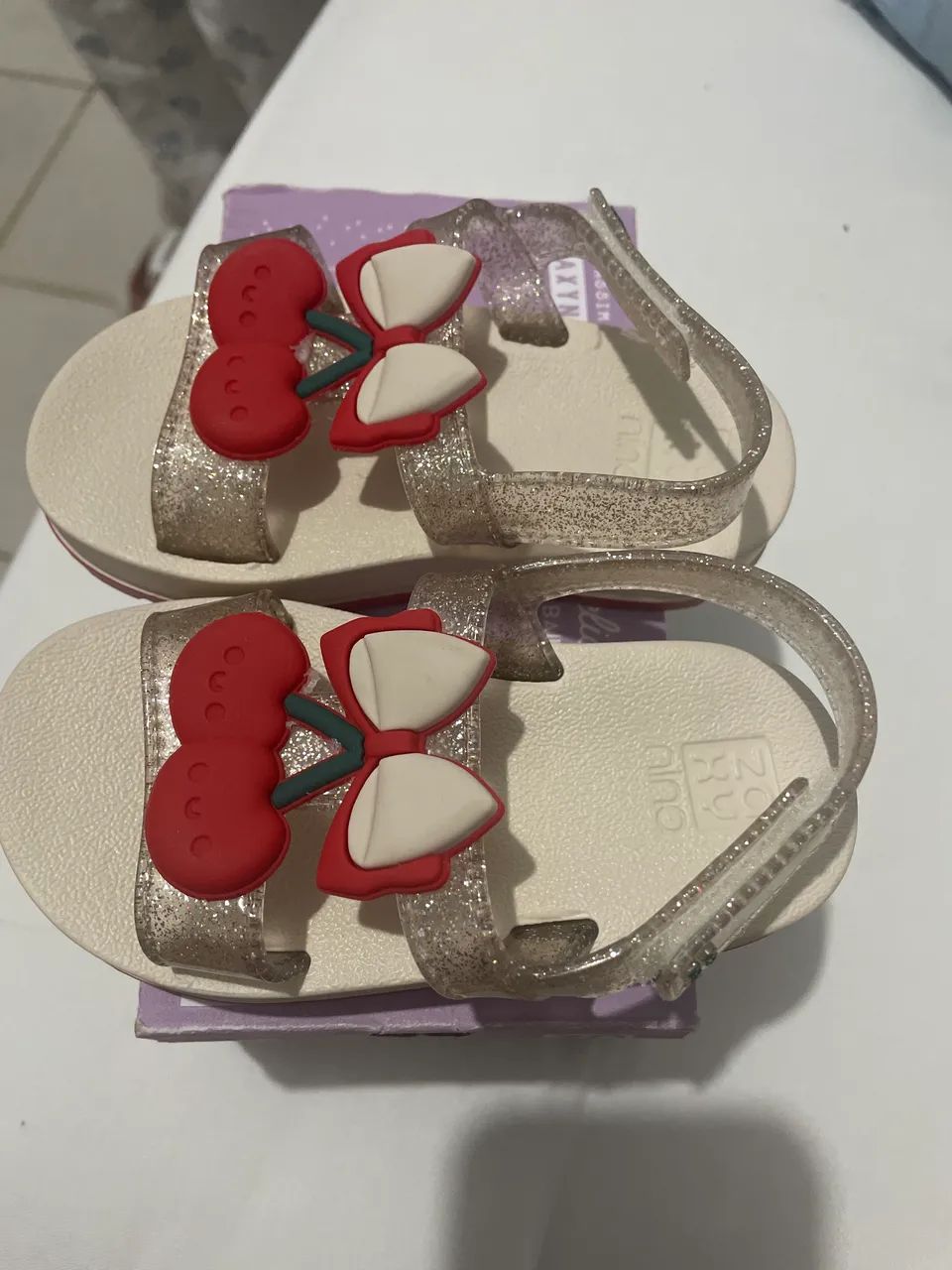 Vende -sé sandália infantil 