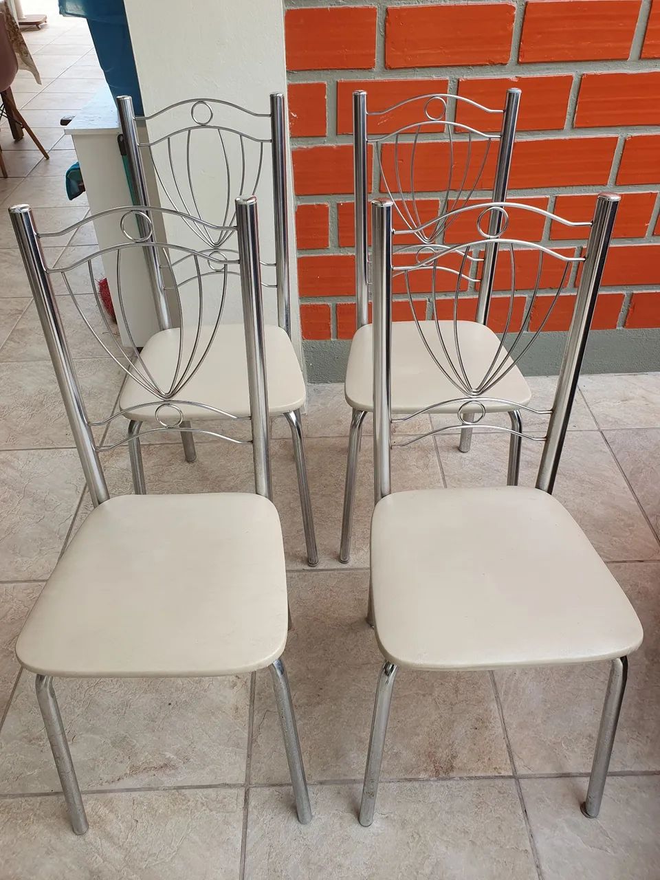 Jogo com 4 Cadeiras para mesa de Jantar