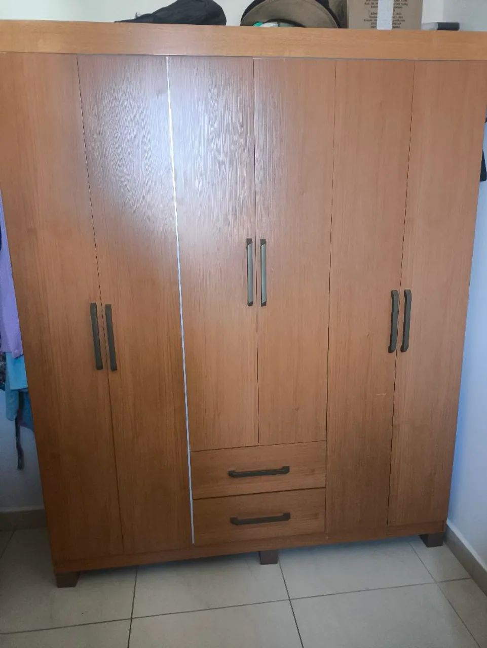 Guarda roupa 6 portas 