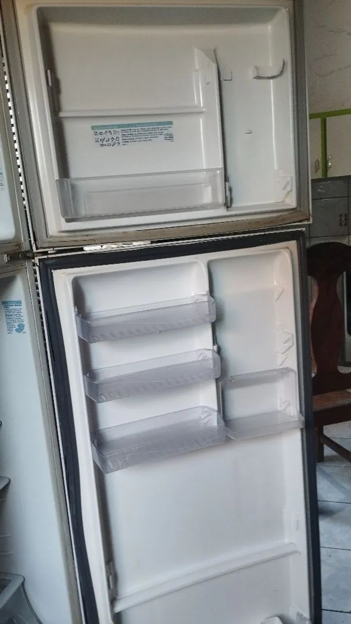 Geladeira Electrolux DF 50 defeito na borracha  - Foto 3