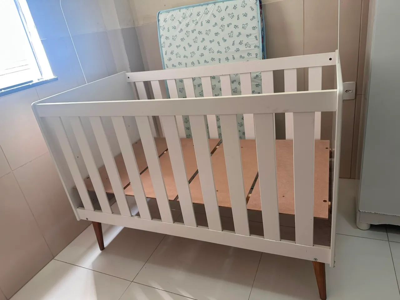 Berço Isis Branco Fosco (Reller) com colchao - Foto 2