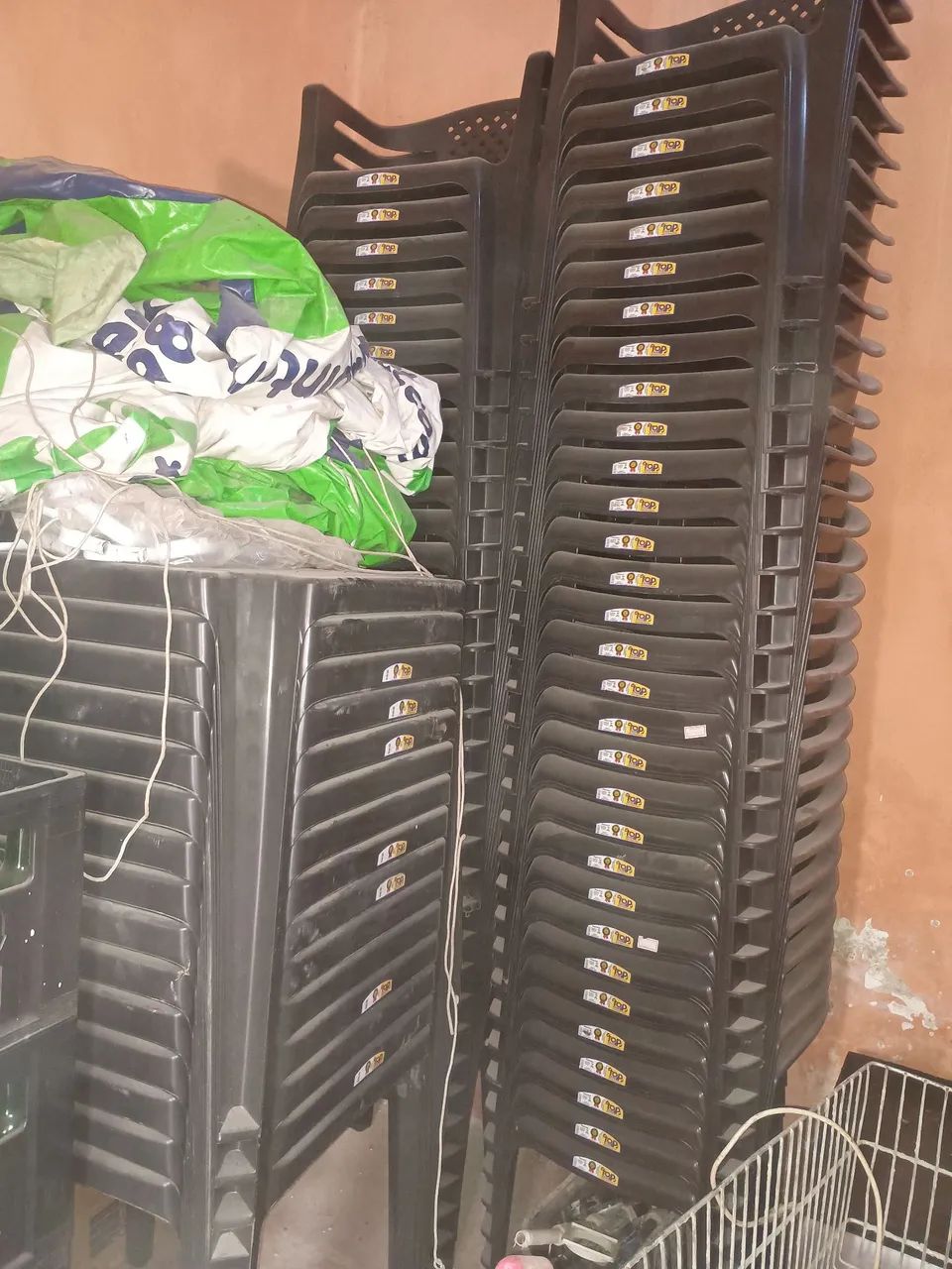 Mesa e cadeiras de plástico reforçadas  - Foto 5