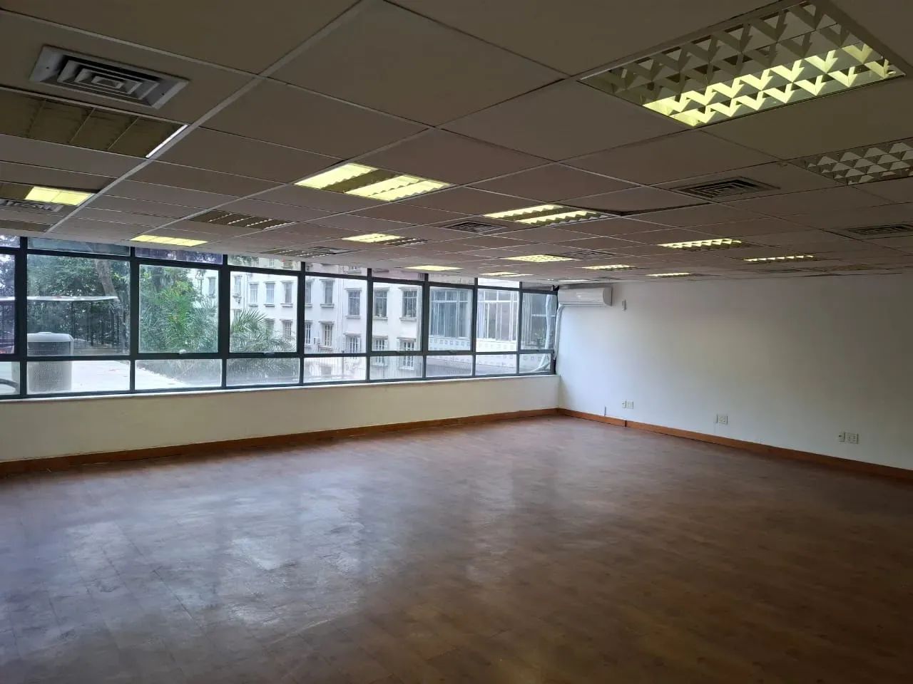 EXCELENTE SALA COMERCIAL NO BAIRRO DA GLÓRIA - Foto 3