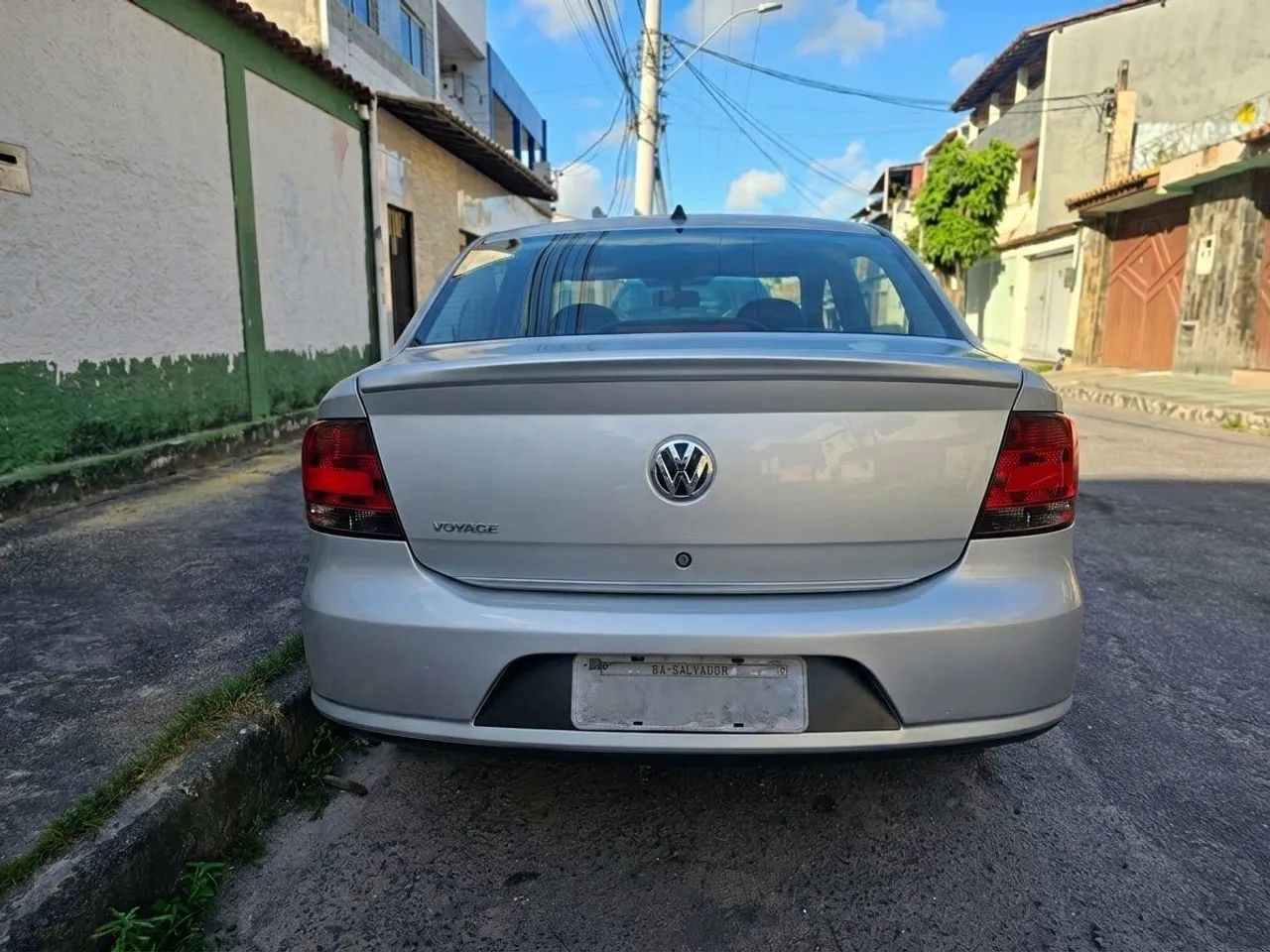 Volkswagen Voyage VOYAGE 1.0/1.0 City Mi Total Flex 8V 4p 2011