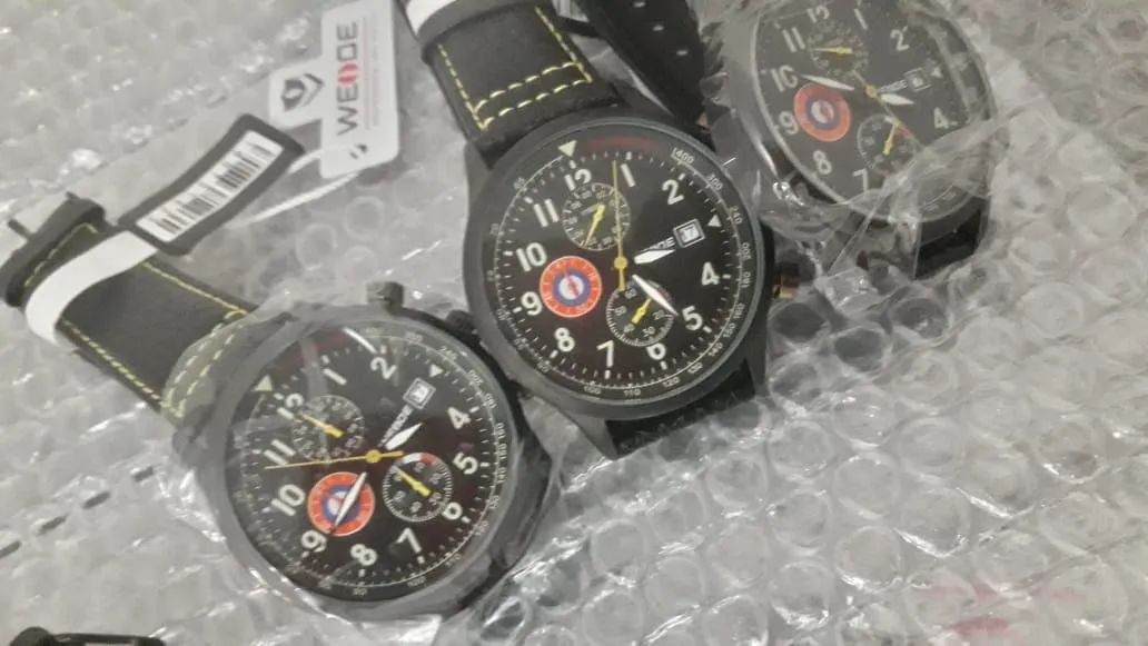 Relógio com pulseira de couro ponteiros menores funcionas  - Foto 3