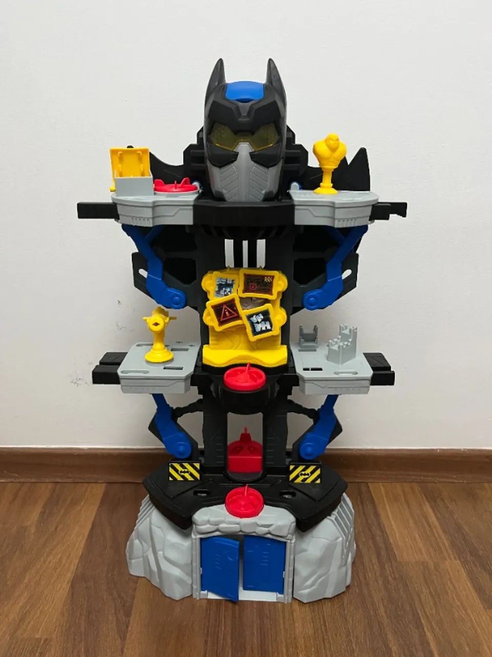 Batcaverna Imaginext DC Super Friends Transformável