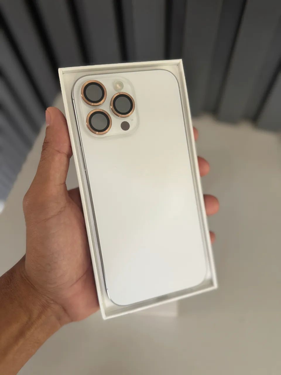 iPhone 16 pro Max 256GB White Titanium (IMPECÁVEL) - Celulares e