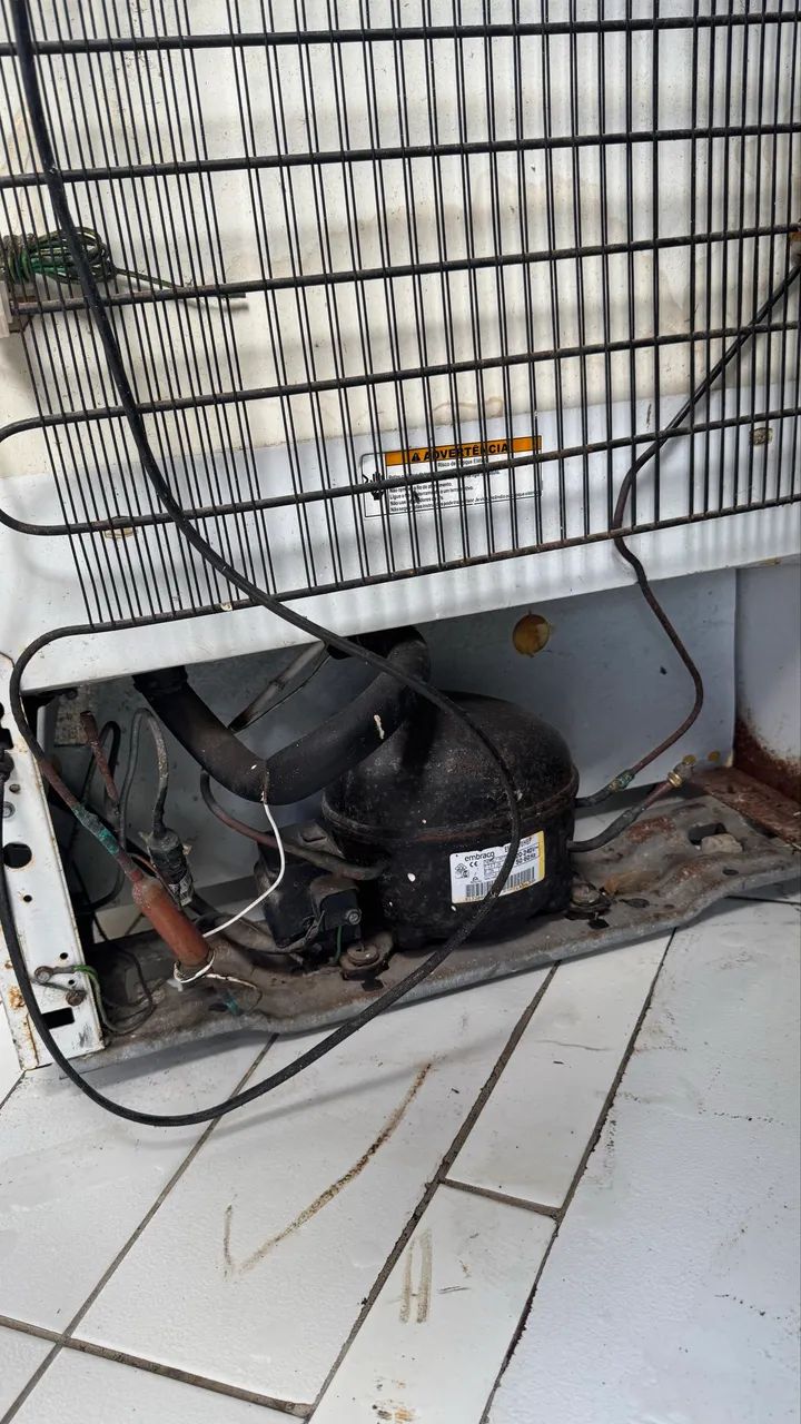 Vendo freezer vertical cônsul de 260l - Foto 5