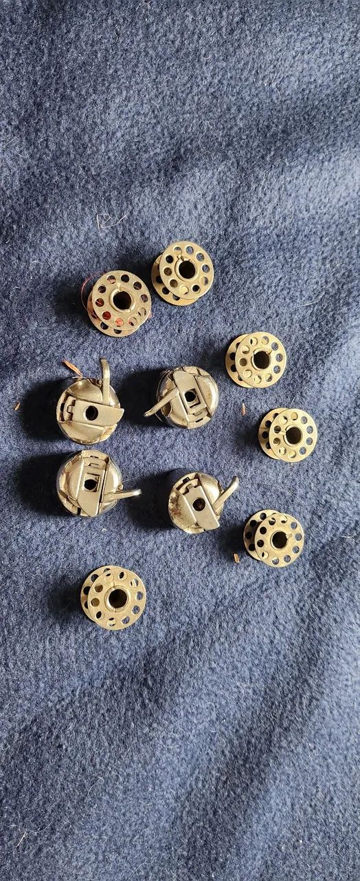 bobinas para maquina de costura completas - Foto 2