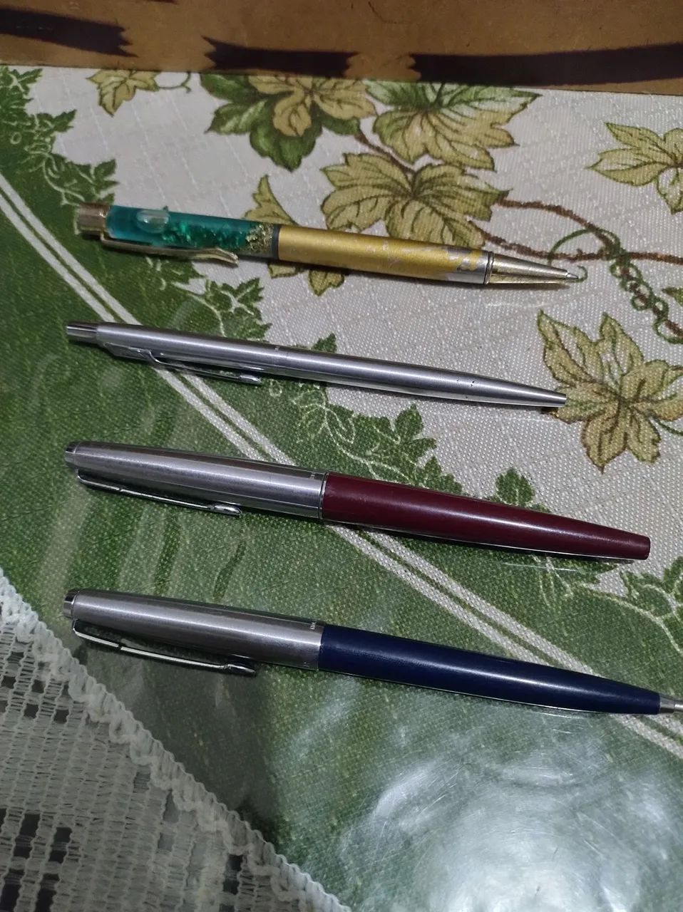 4 canetas 