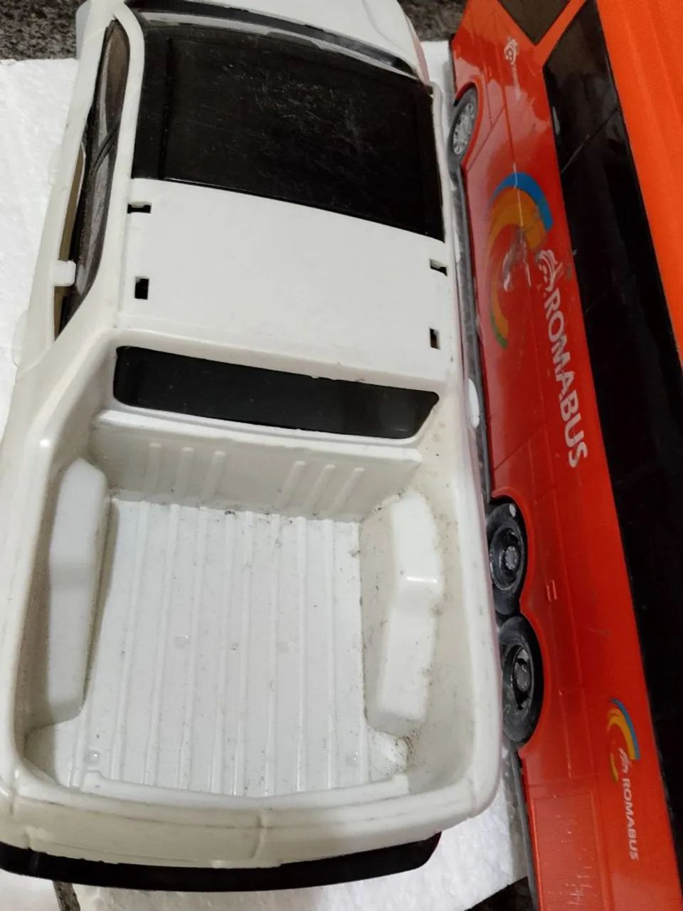 Lote de ônibus grande e carro  - Foto 3