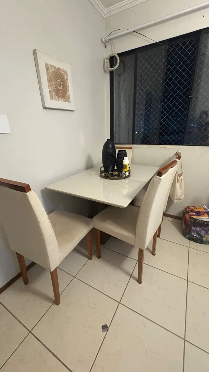 Mesa com 4 cadeiras  - Foto 2