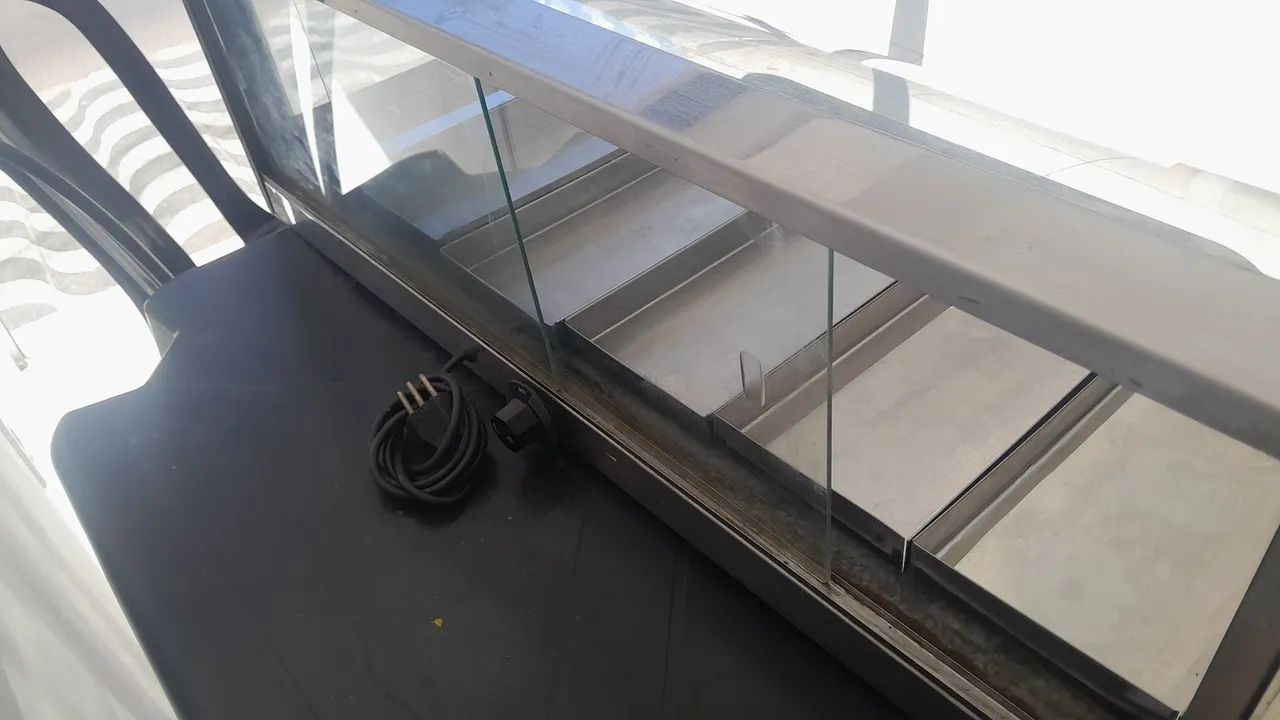 Vendo uma estufa expositor de salgados, completa e funcionando perfeitamente  - Foto 3
