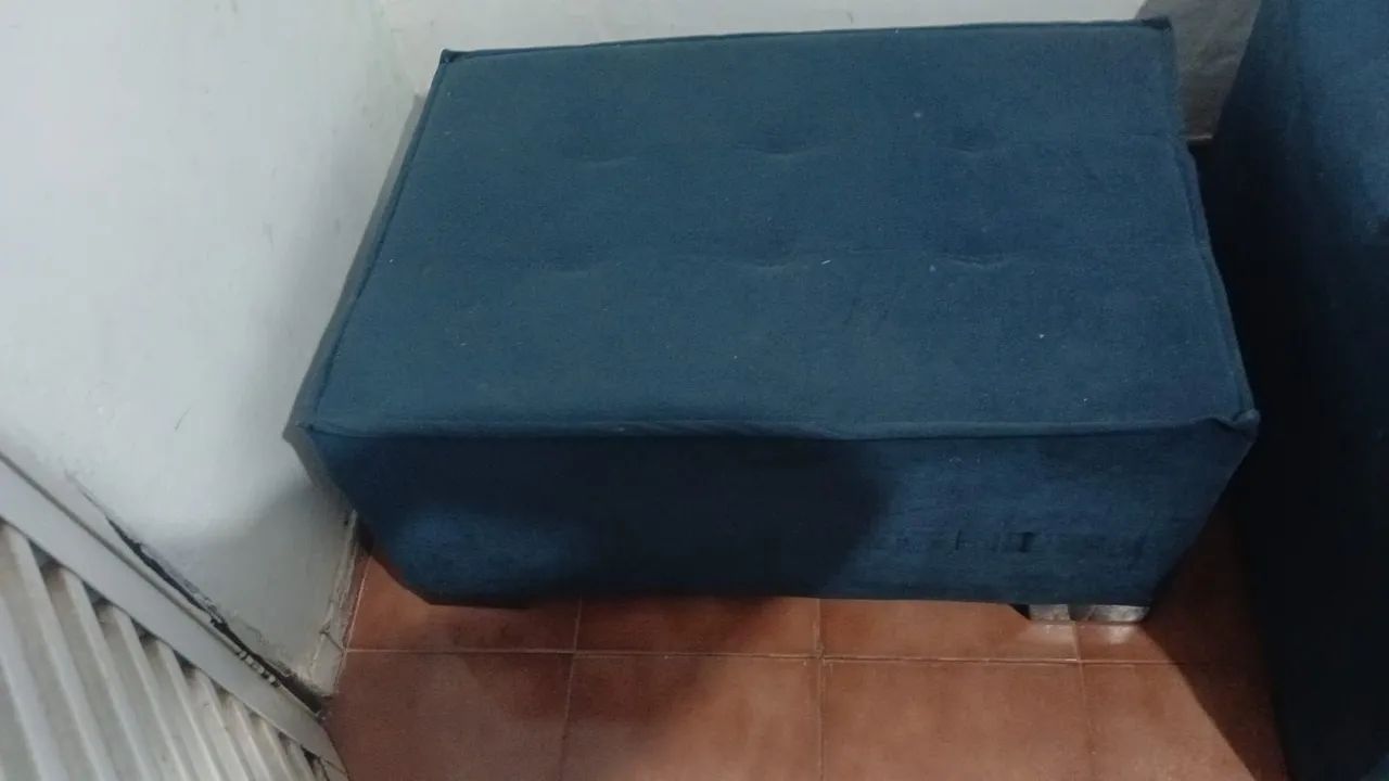 Sofá com puff - R$700,00  - Foto 3