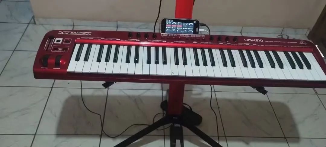 Controlador umx61 da Behringer  - Foto 5