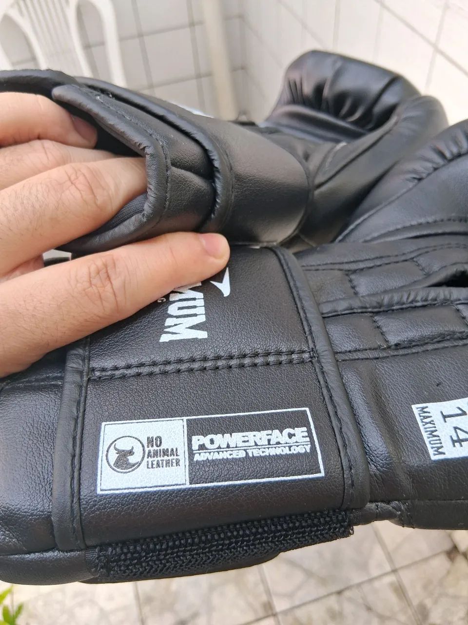Luvas de Boxe Maximum Boxing - Tamanho 14 oz - Foto 5
