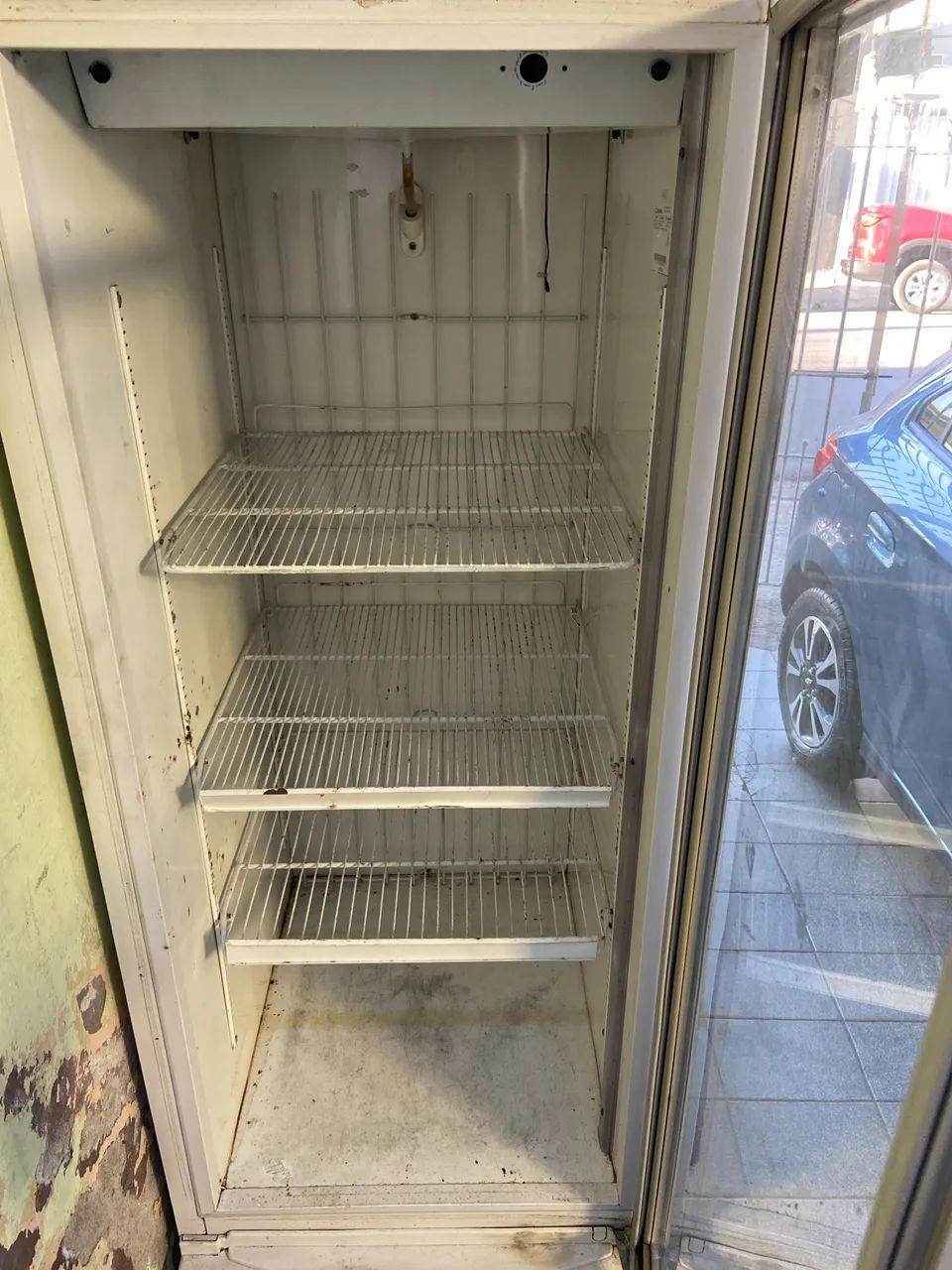 Freezer metalfrio - 497 litros  - Foto 2