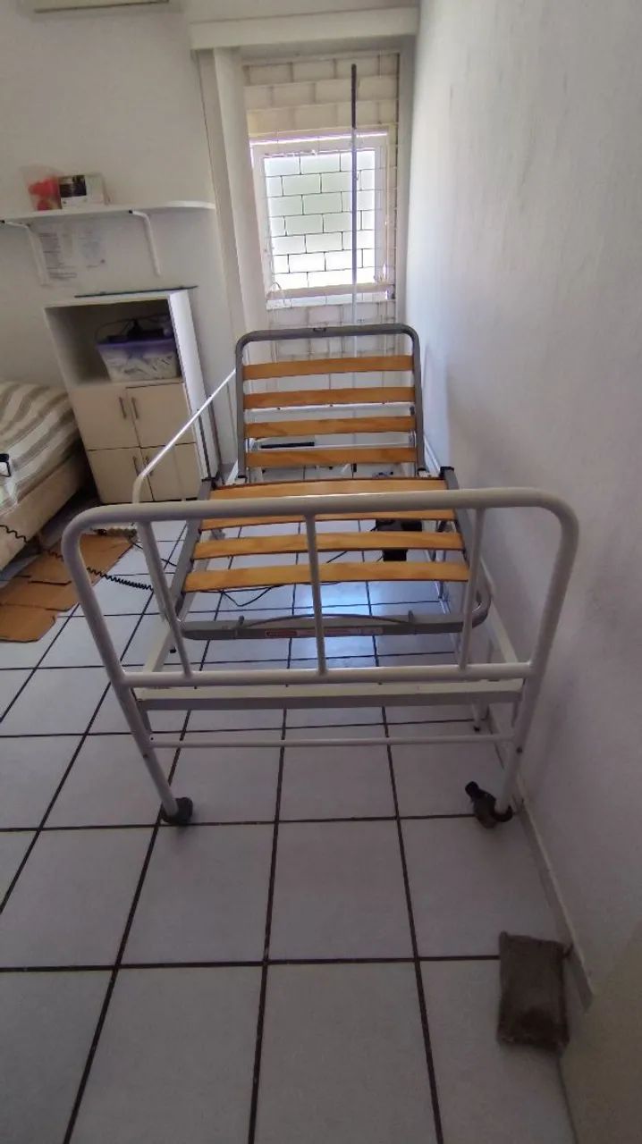 CAMA HOSPITALAR MOTORIZADA