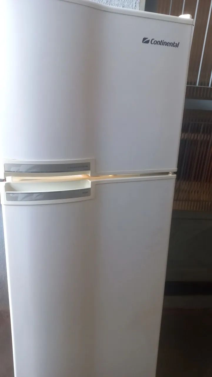 Geladeira Continental 